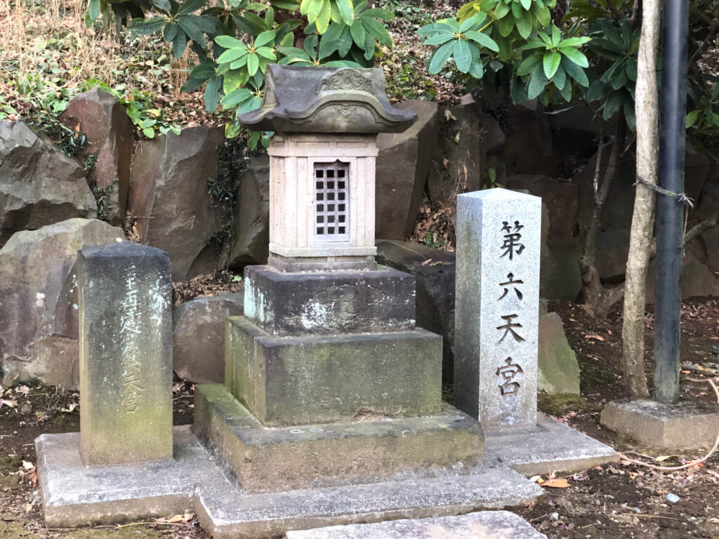 潮音寺　第六天の石宮